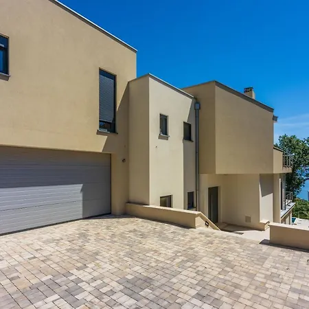 House Casa Lux Holiday home *