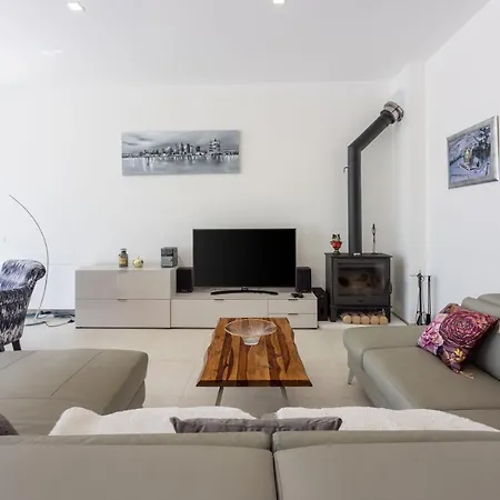 House Casa Lux Holiday home *